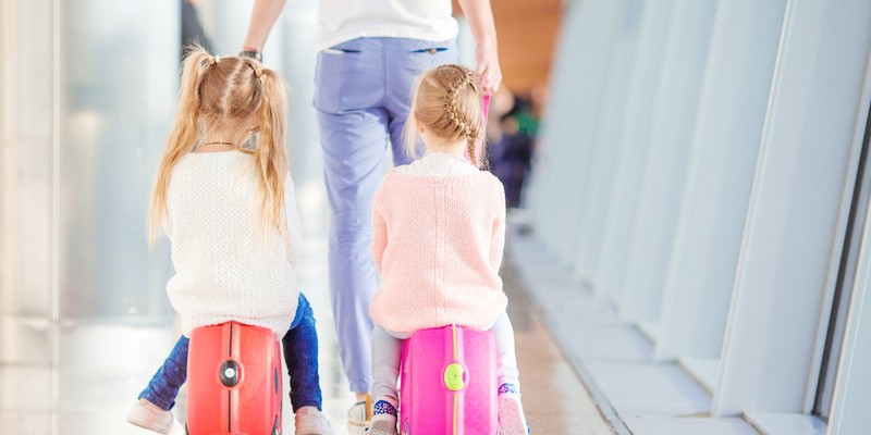 Family trips : How to best deal with jet lag with your little ones
